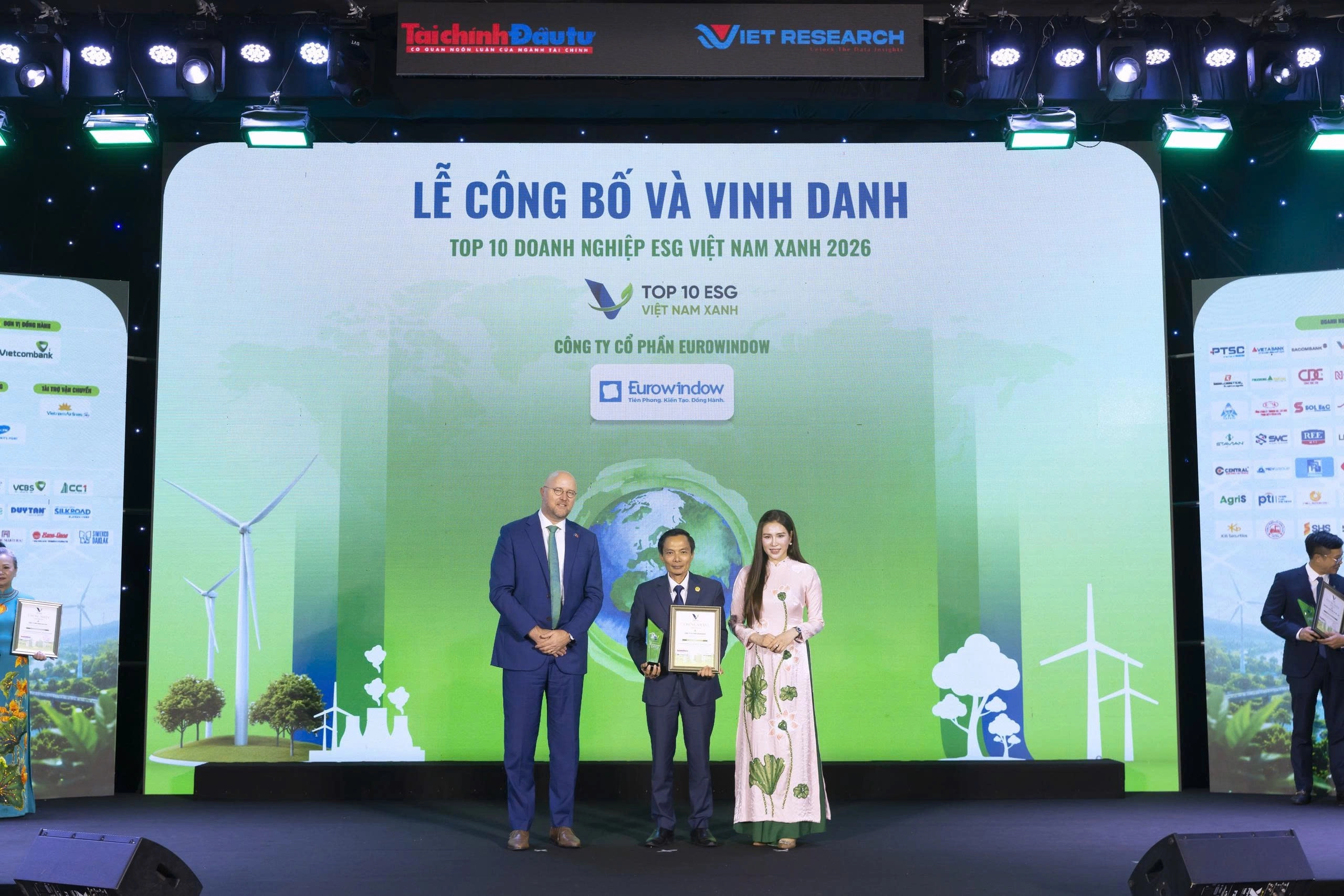 Eurowindow tự hào được vinh danh Top 10 doanh nghiệp Việt Nam xanh 2026
